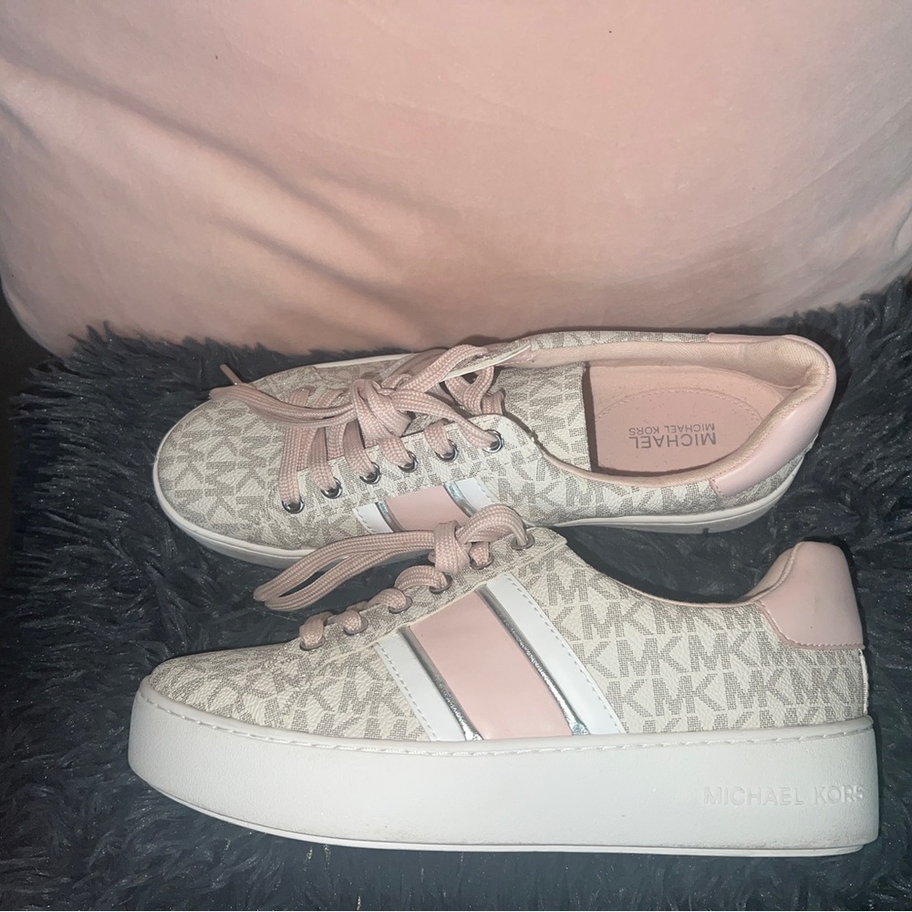 Pink/Beige/Silver MICHAEL KORS platform sneakers Size: Women’s 7